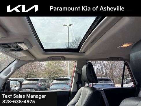 Used 2018 Toyota 4Runner SR5 Premium image 14