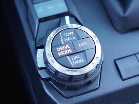 Certified 2025 Toyota 4Runner TRD Off-Road image 41