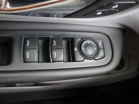 Used 2022 GMC Terrain SLE w/ Driver Convenience Package image 14