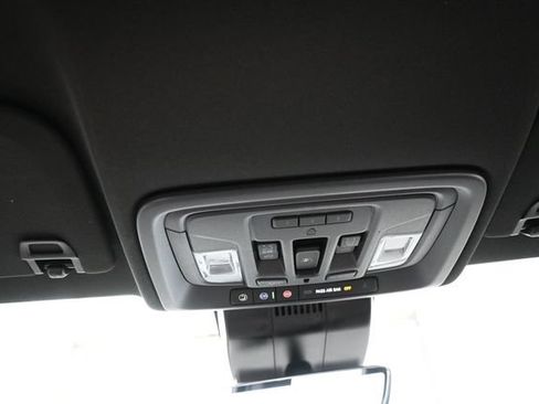 Used 2025 Chevrolet Silverado 1500 High Country AWD/4WD image 12