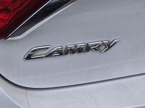 Used 2015 Toyota Camry XLE w/ Moonroof Package image 15