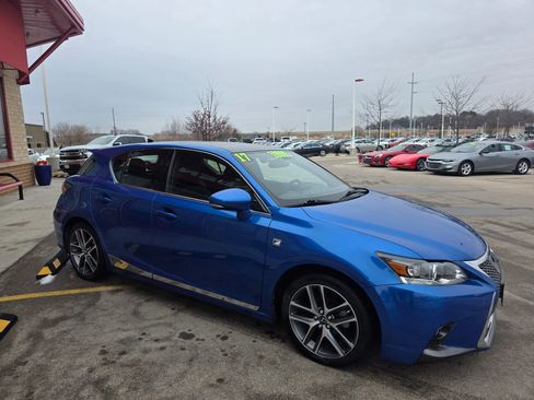 Used 2017 Lexus CT 200h w/ Navigation System Package image 3