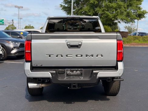 Used 2024 Toyota Tacoma Limited w/ Limited Package (LT) AWD/4WD image 11