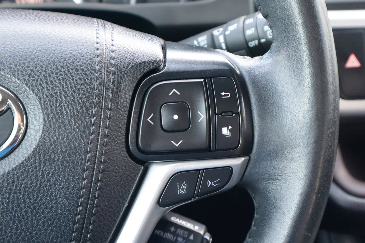 Used 2019 Toyota Highlander XLE AWD/4WD image 30