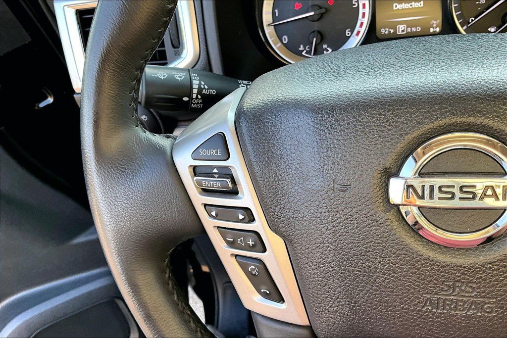 Used 2018 Nissan Titan SL w/ Texas Titan Edition AWD/4WD image 18