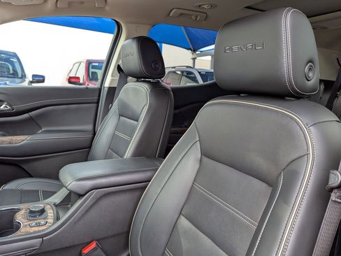 Used 2021 GMC Acadia Denali w/ Denali Technology Package image 14