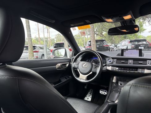Used 2015 Lexus CT 200h w/ Navigation Package FWD image 36