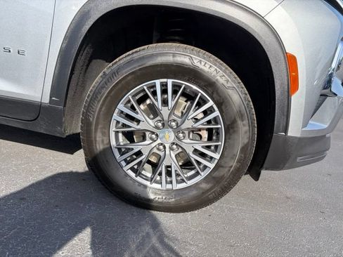 Certified 2025 Chevrolet Traverse LT AWD/4WD image 8