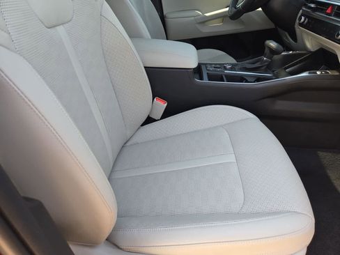 Used 2024 Kia Sorento EX w/ Panoramic Sunroof Package image 21