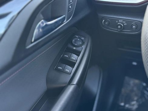 Used 2023 Chevrolet TrailBlazer RS image 24