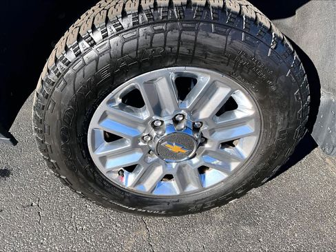 Used 2024 Chevrolet Silverado 2500 High Country w/ High Country Premium Package image 7