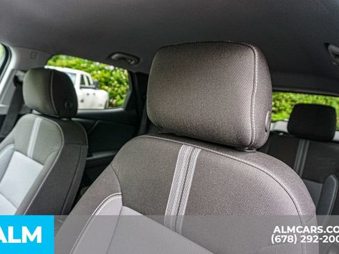 Used 2025 Chevrolet Blazer LT FWD image 17