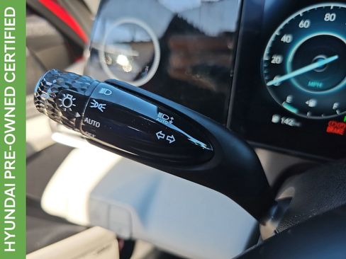 Certified 2025 Hyundai Elantra Limited image 19