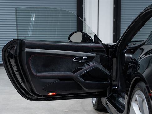 Used 2018 Porsche 911 GT3 RWD image 23