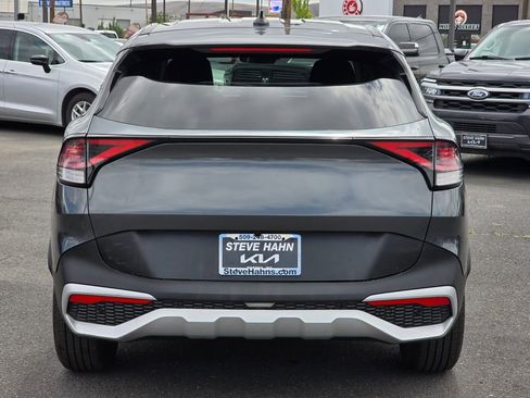 Used 2023 Kia Sportage LX AWD/4WD image 4