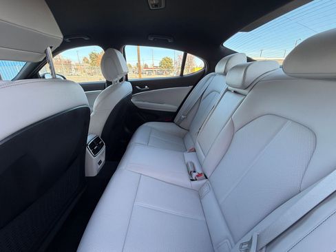 Used 2025 Genesis G70 2.5T image 25