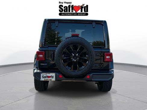 Used 2024 Jeep Wrangler Unlimited Sahara AWD/4WD image 7