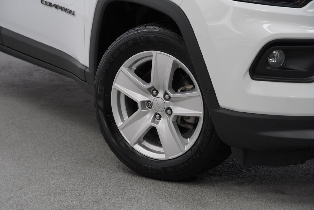 Used 2022 Jeep Compass Latitude FWD image 8