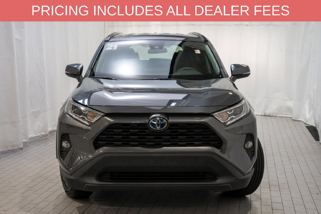 Used 2021 Toyota RAV4 XLE AWD/4WD image 2