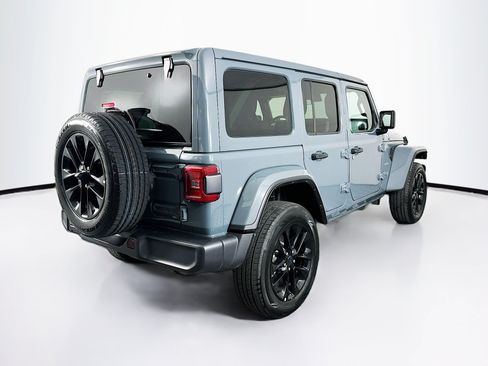 Used 2024 Jeep Wrangler Unlimited Sahara AWD/4WD image 9