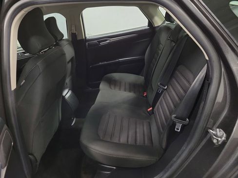 Used 2018 Ford Fusion SE image 24