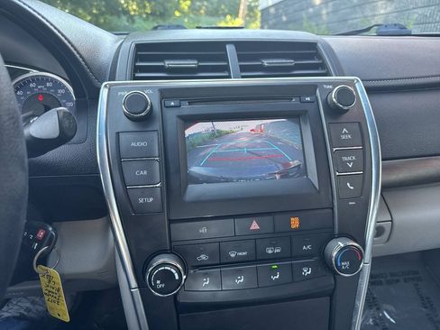Used 2017 Toyota Camry LE FWD image 17