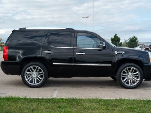 Used 2013 Cadillac Escalade Platinum image 10