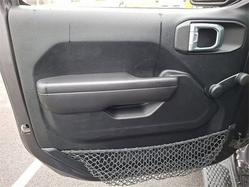 Used 2018 Jeep Wrangler Unlimited Sport image 12