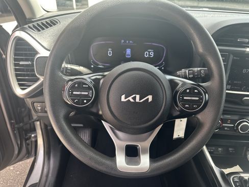 Used 2024 Kia Soul LX w/ Option Group 015 FWD image 11