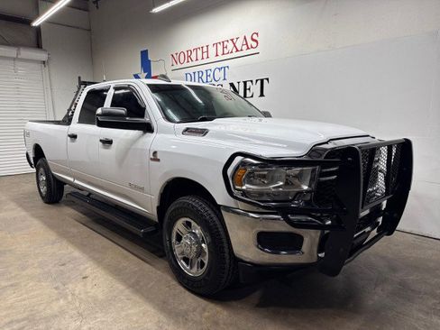 Used 2022 RAM 2500 Tradesman w/ Chrome Appearance Group AWD/4WD image 2