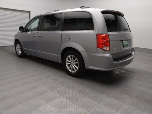 Used 2020 Dodge Grand Caravan SXT image 5