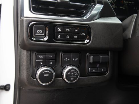 Used 2025 GMC Yukon Denali w/ Denali Reserve Package AWD/4WD image 28