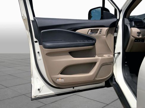 Used 2016 Honda Pilot Elite image 22