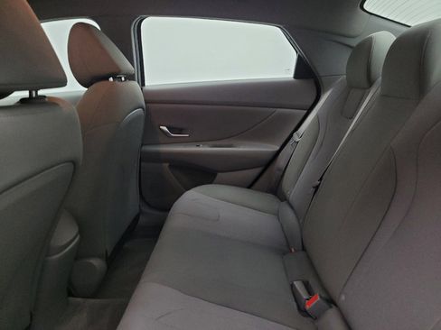 Used 2023 Hyundai Elantra SE w/ Cargo Package image 18