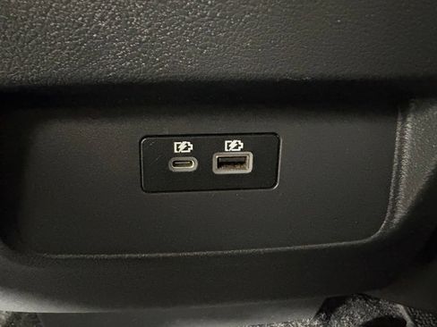 Used 2022 Nissan Frontier SV RWD image 35