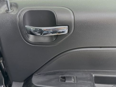 Used 2016 Jeep Compass Sport w/ Power Value Group image 29