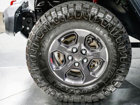 Used 2020 Jeep Gladiator Rubicon image 10