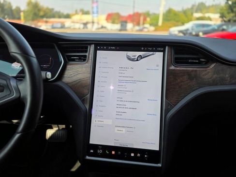 Used 2020 Tesla Model S Long Range Plus image 2