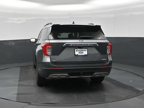 Used 2021 Ford Explorer XLT w/ Equipment Group 202A AWD/4WD image 7