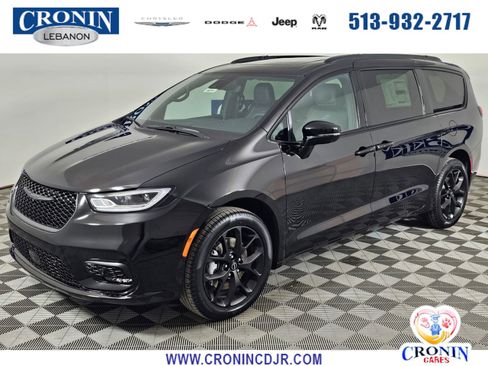 New 2026 Chrysler Pacifica Select image 1