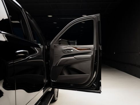 Used 2024 Cadillac Escalade ESV Premium Luxury RWD image 61