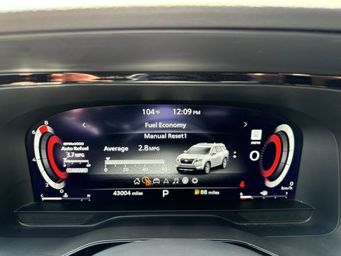 Used 2022 Nissan Pathfinder Platinum w/ Cargo Package image 18