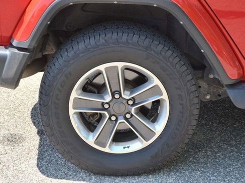 Used 2021 Jeep Wrangler Unlimited Sahara AWD/4WD image 11