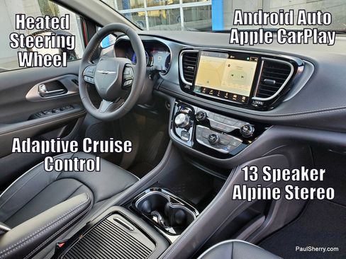 New 2026 Chrysler Pacifica Limited w/ S Appearance Package image 2