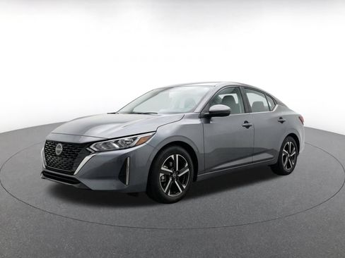 Used 2025 Nissan Sentra SV FWD image 3