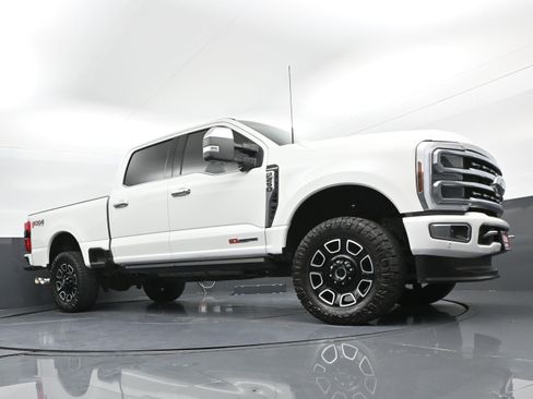 Used 2024 Ford F250 Platinum image 30