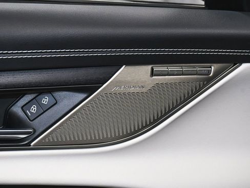 Used 2024 Jaguar XF R-Dynamic SE image 11