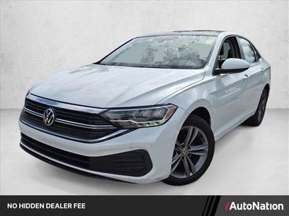 Used 2023 Volkswagen Jetta SE w/ Panoramic Sunroof Package