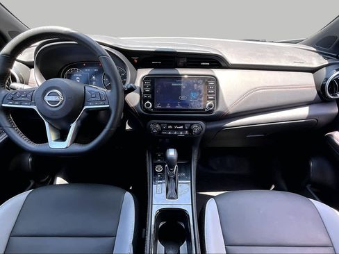 Certified 2024 Nissan Kicks SR w/ SR Premium Package FWD image 15