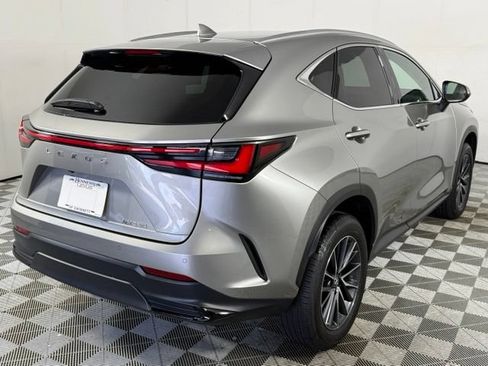 Used 2025 Lexus NX 250 FWD w/ Towing Package (2000 Lbs) image 8